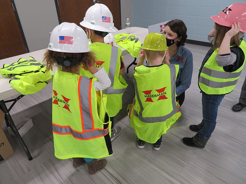 Hagerman’s Little Hardhats Program teaches L.H. Carpenter students